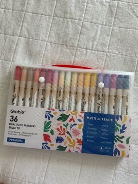 Grabie 36 Dual Tone Brush Tip Markers - Multicolor